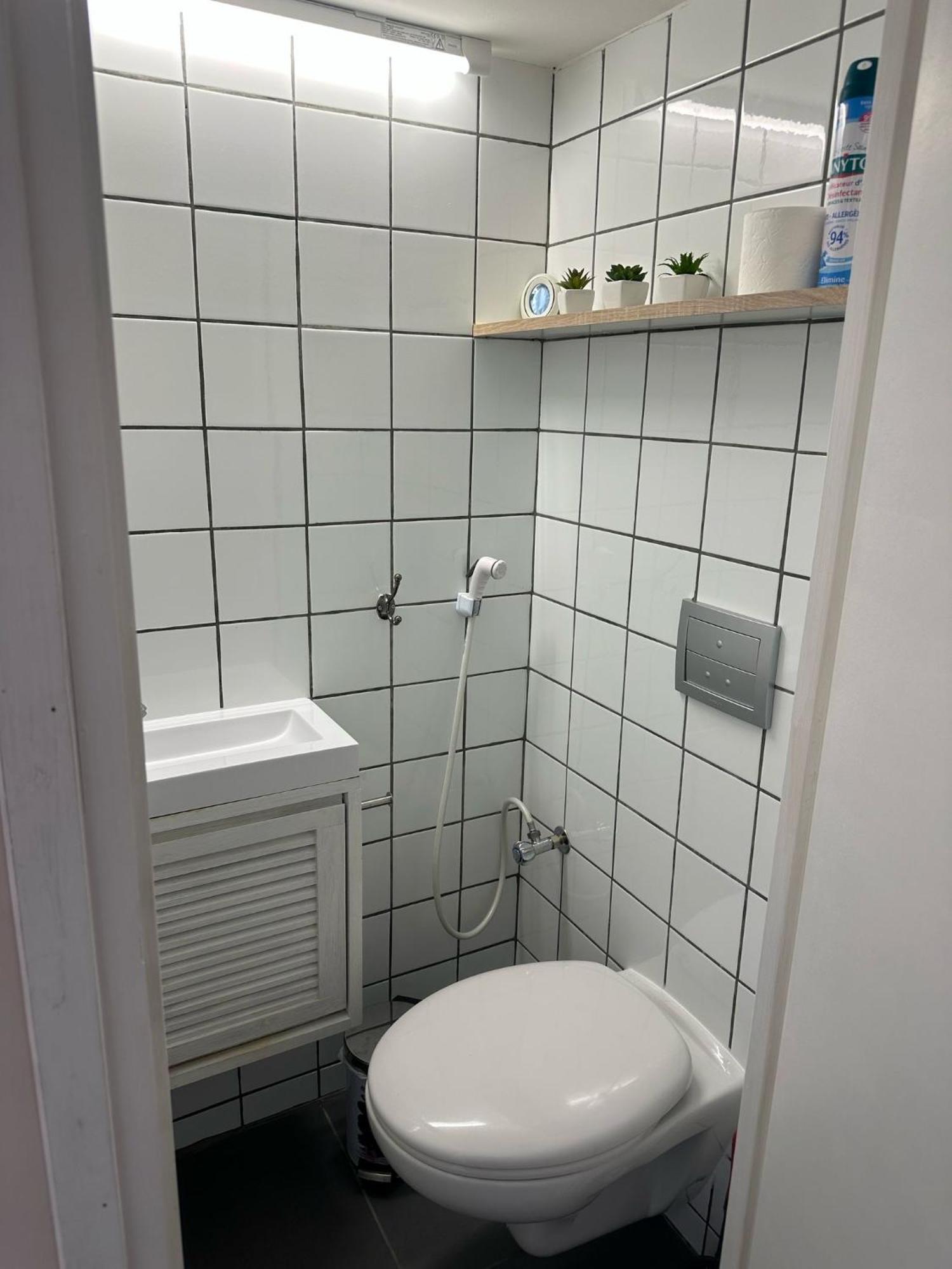 Studio Calme Et Agreable Avec Acces Jardin Partage Le Bar-sur-Loup 외부 사진