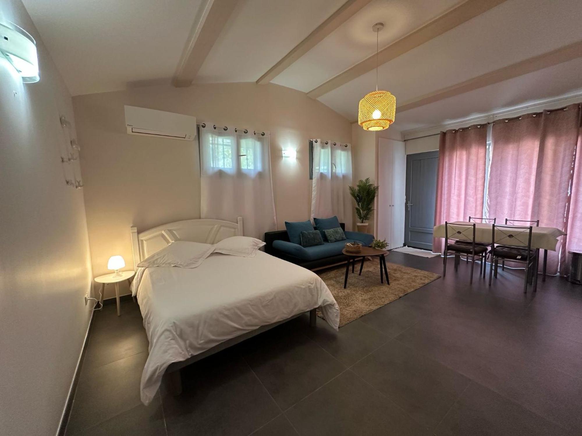 Studio Calme Et Agreable Avec Acces Jardin Partage Le Bar-sur-Loup 외부 사진