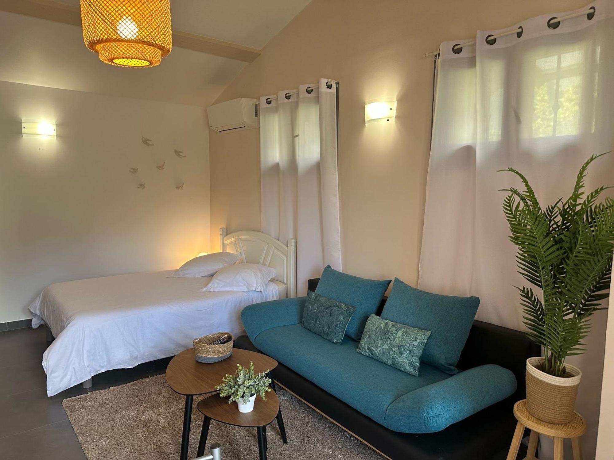 Studio Calme Et Agreable Avec Acces Jardin Partage Le Bar-sur-Loup 외부 사진